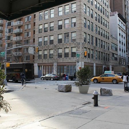 Serene Homes E25 New York Bagian luar foto