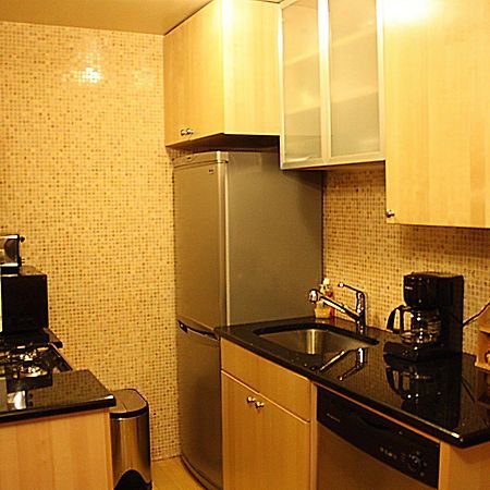 Serene Homes E25 New York Bagian luar foto
