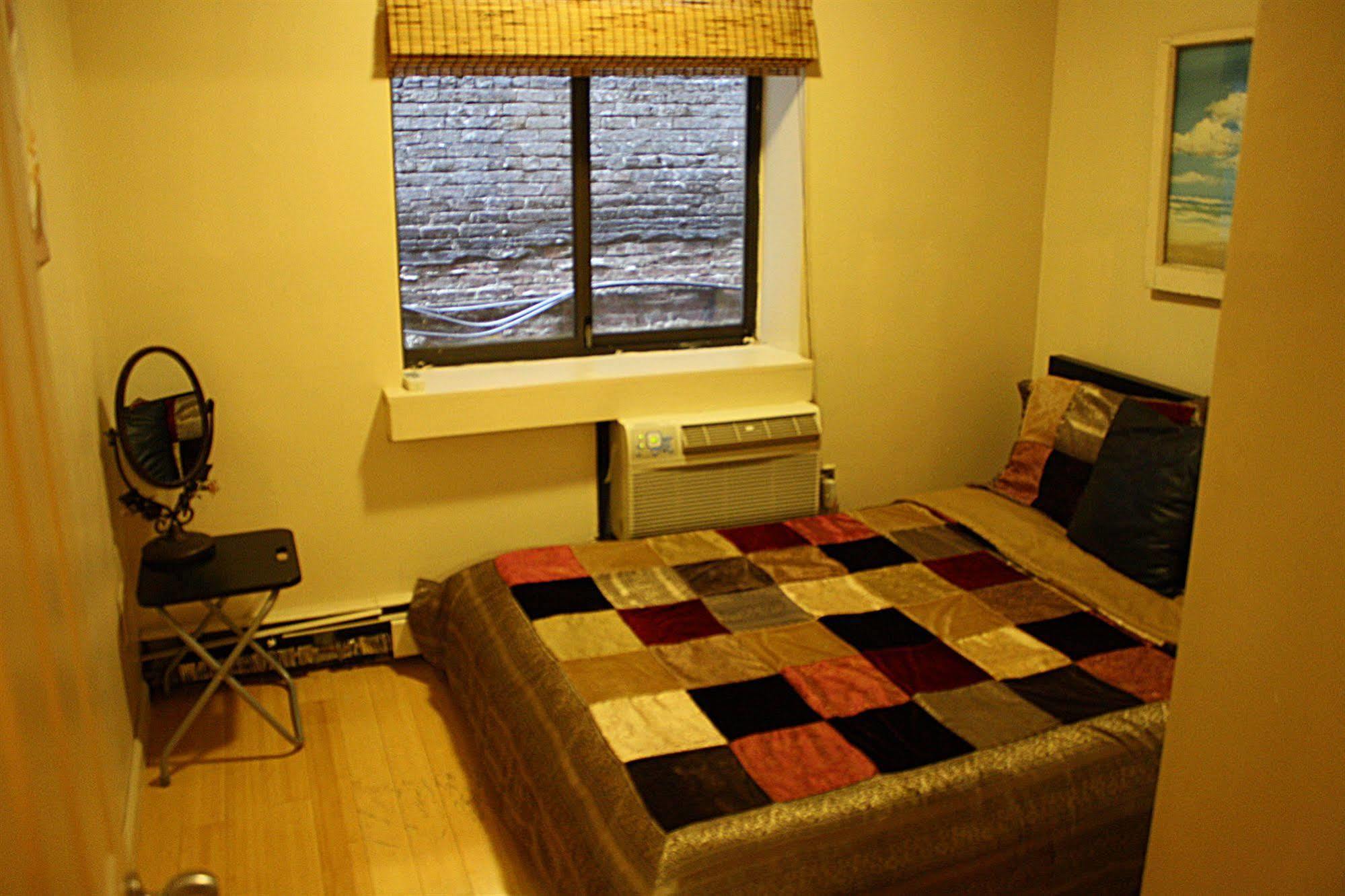 Serene Homes E25 New York Bagian luar foto