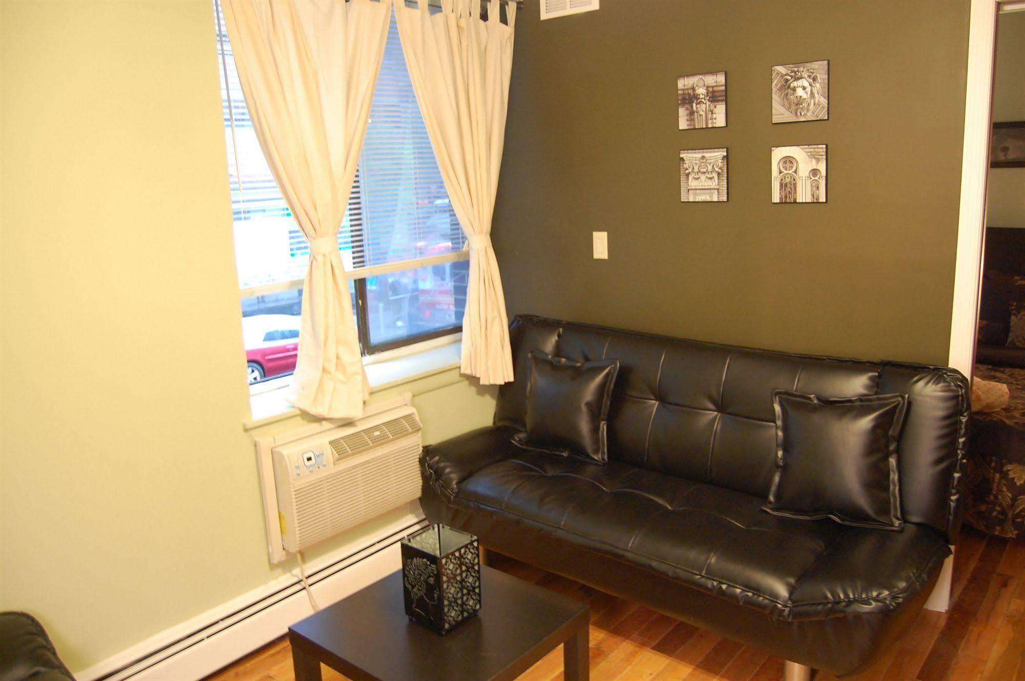 Serene Homes E25 New York Bagian luar foto